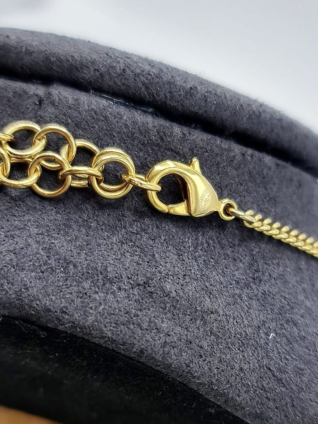 cb5c573d-5b3c-4672-870f-f9c497c49bd5