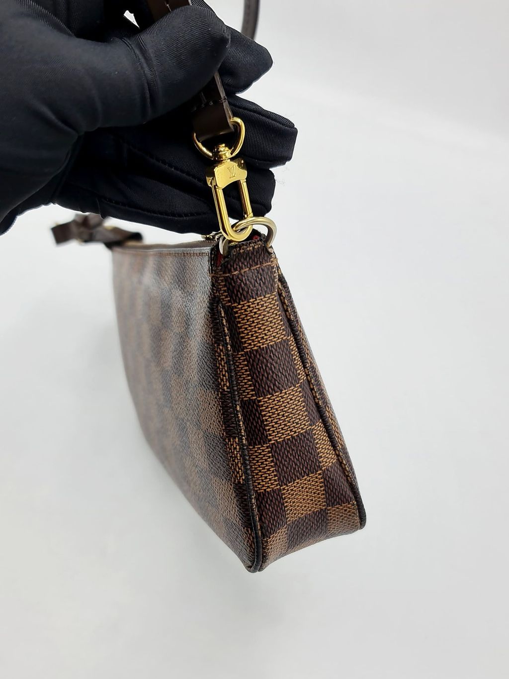 697eceef-47b0-4cb1-b737-b24da359539c