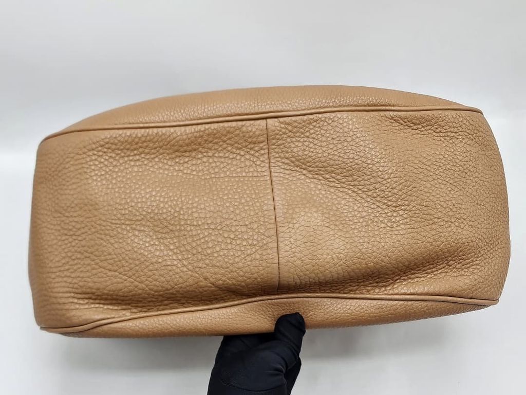 c1c0d860-01f8-4dd0-9f5e-b84327010d7b