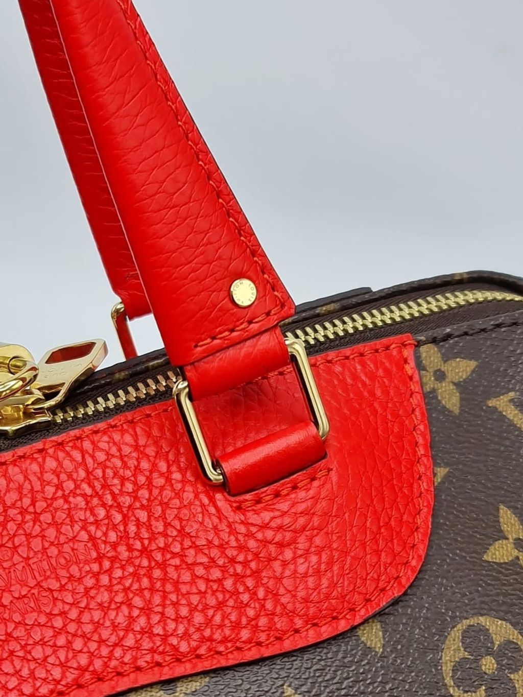 4b273bfc-2fdb-4cf6-9a89-758cbdd097a2