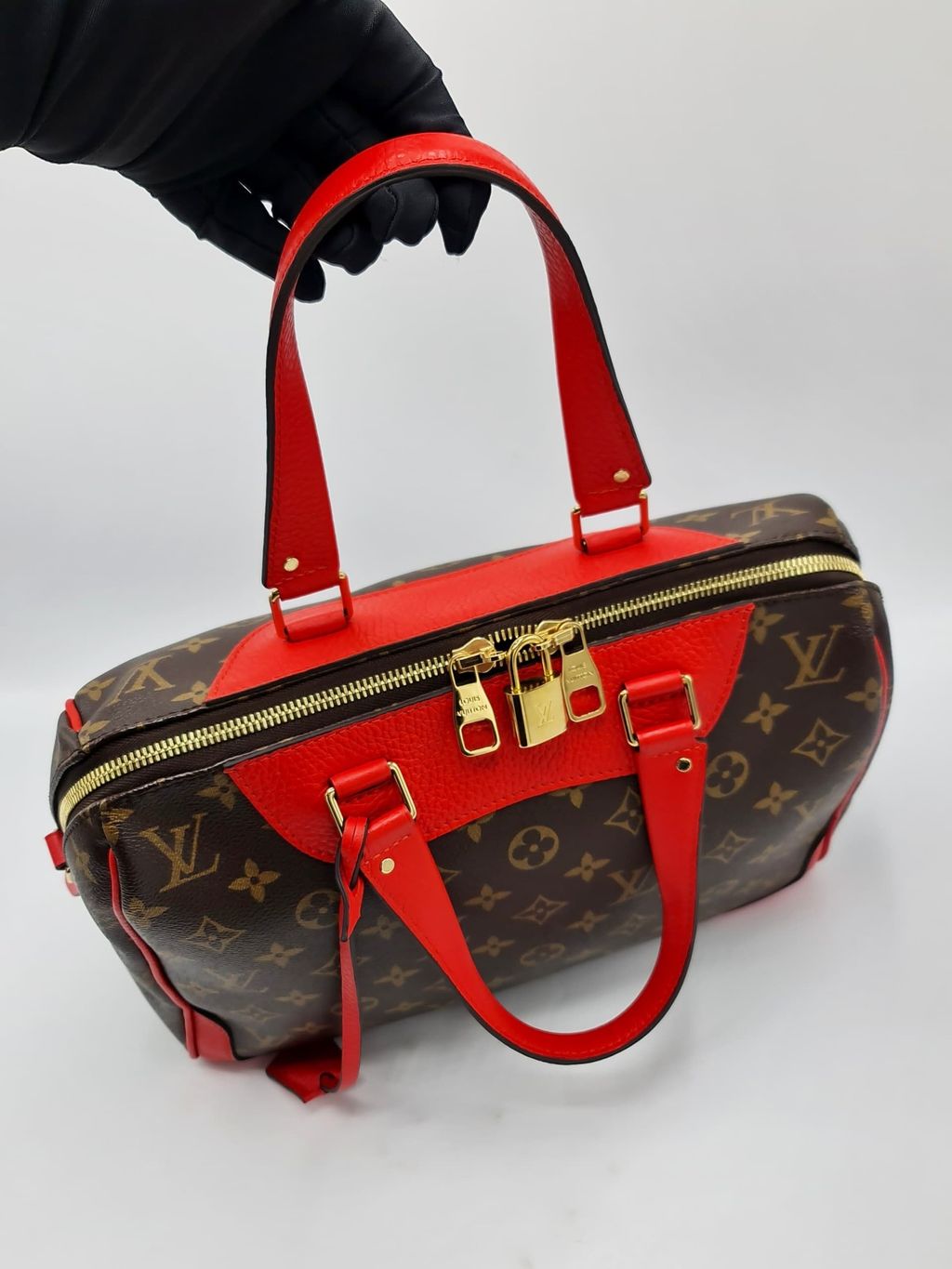 50afd182-0361-41a5-9b68-5c97d1bfc24f