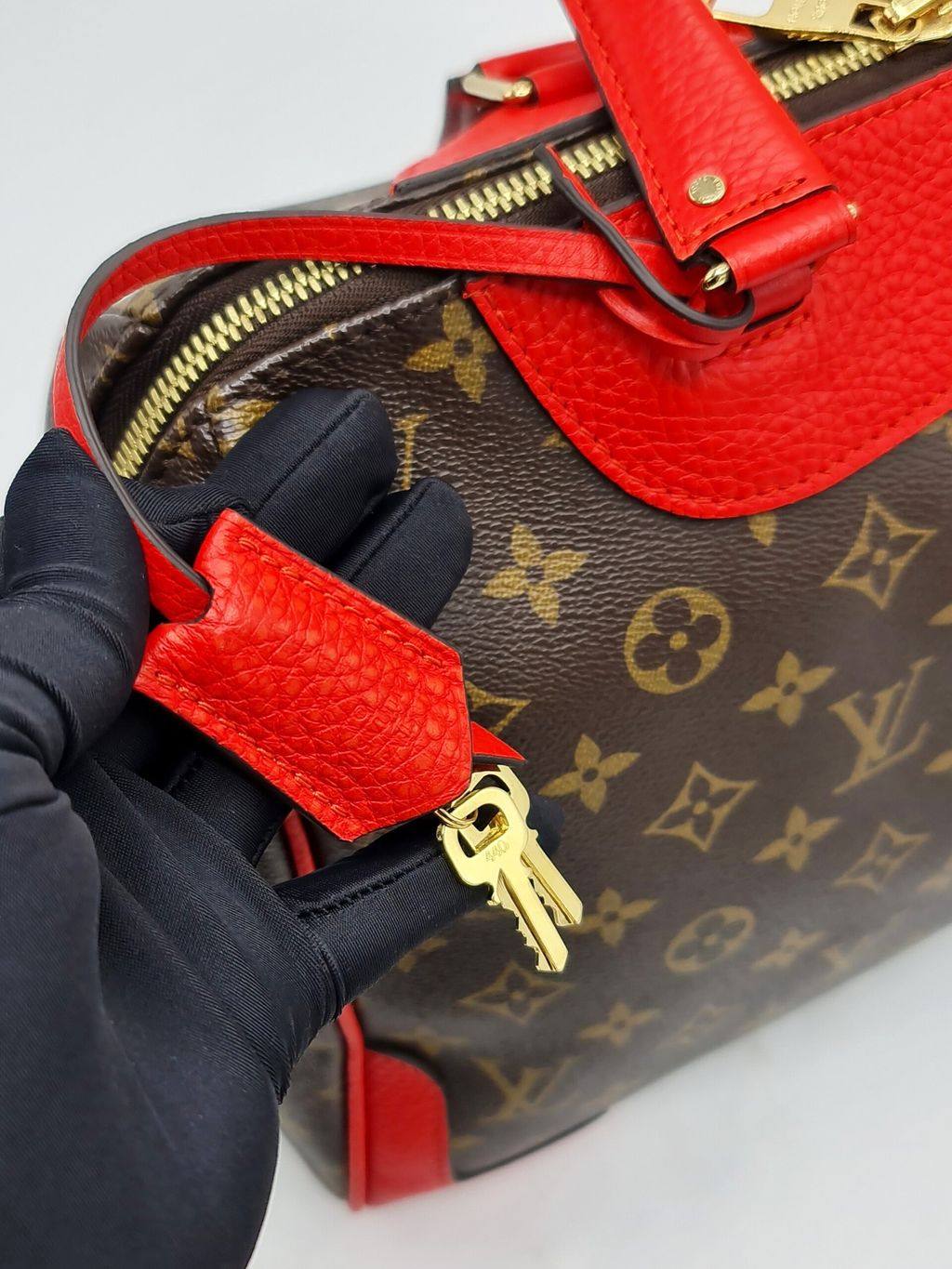 c2b846c5-5eae-460f-8698-c5f701646b3a