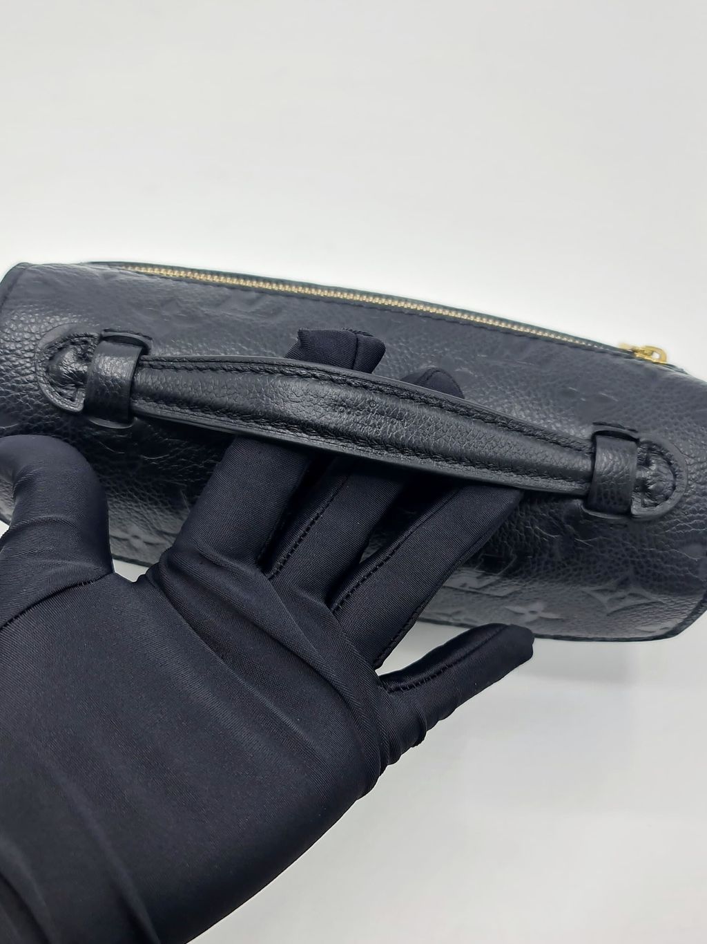 7c79b582-69ce-4de6-b242-4c45c84f5700