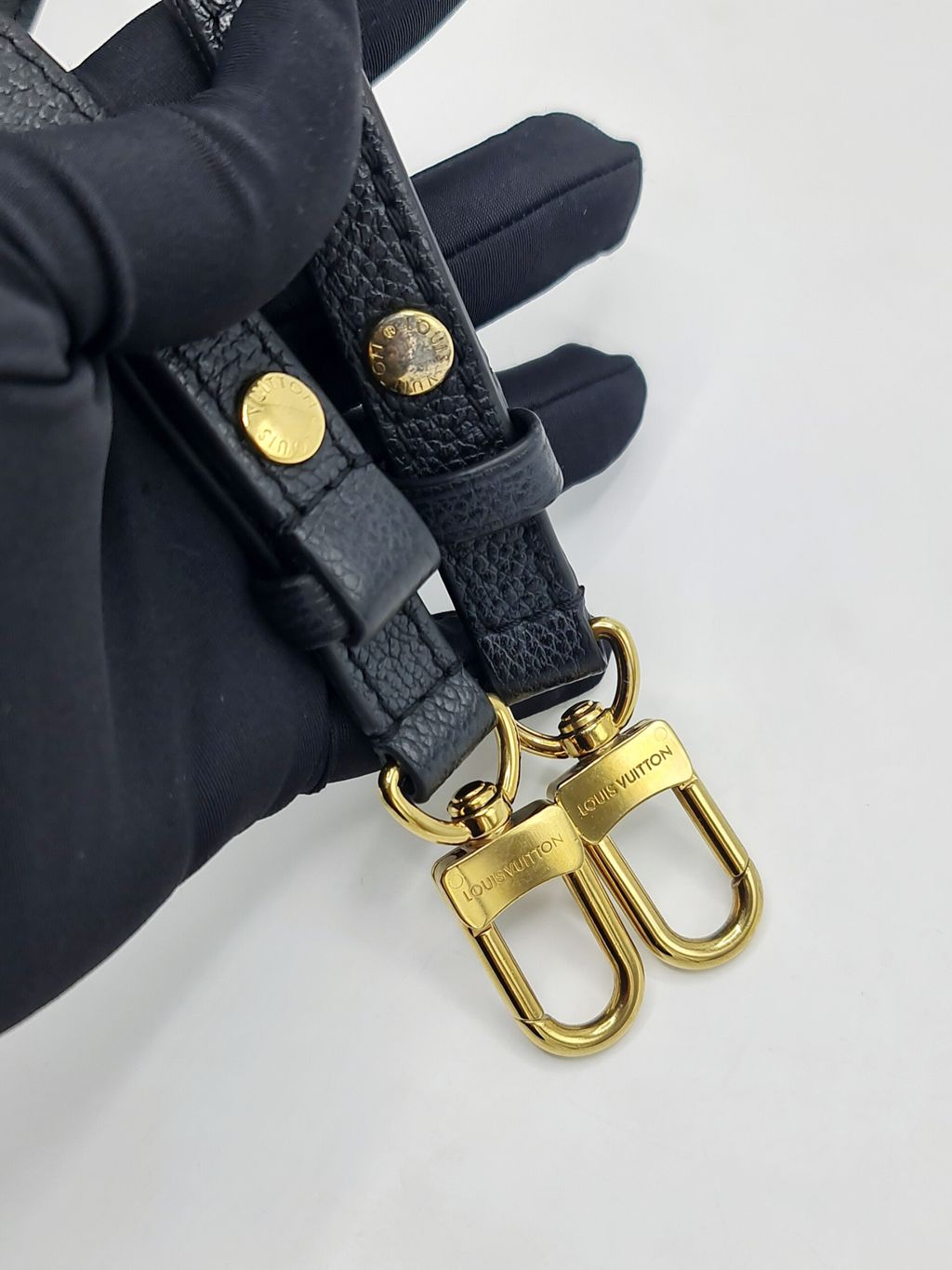 c844d87f-cbdb-42eb-9520-3a5e995a5515