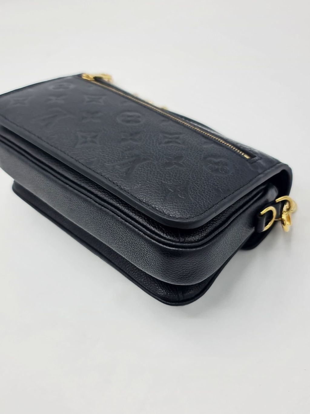 6e56daae-261f-4985-b2a5-6161c50c3182