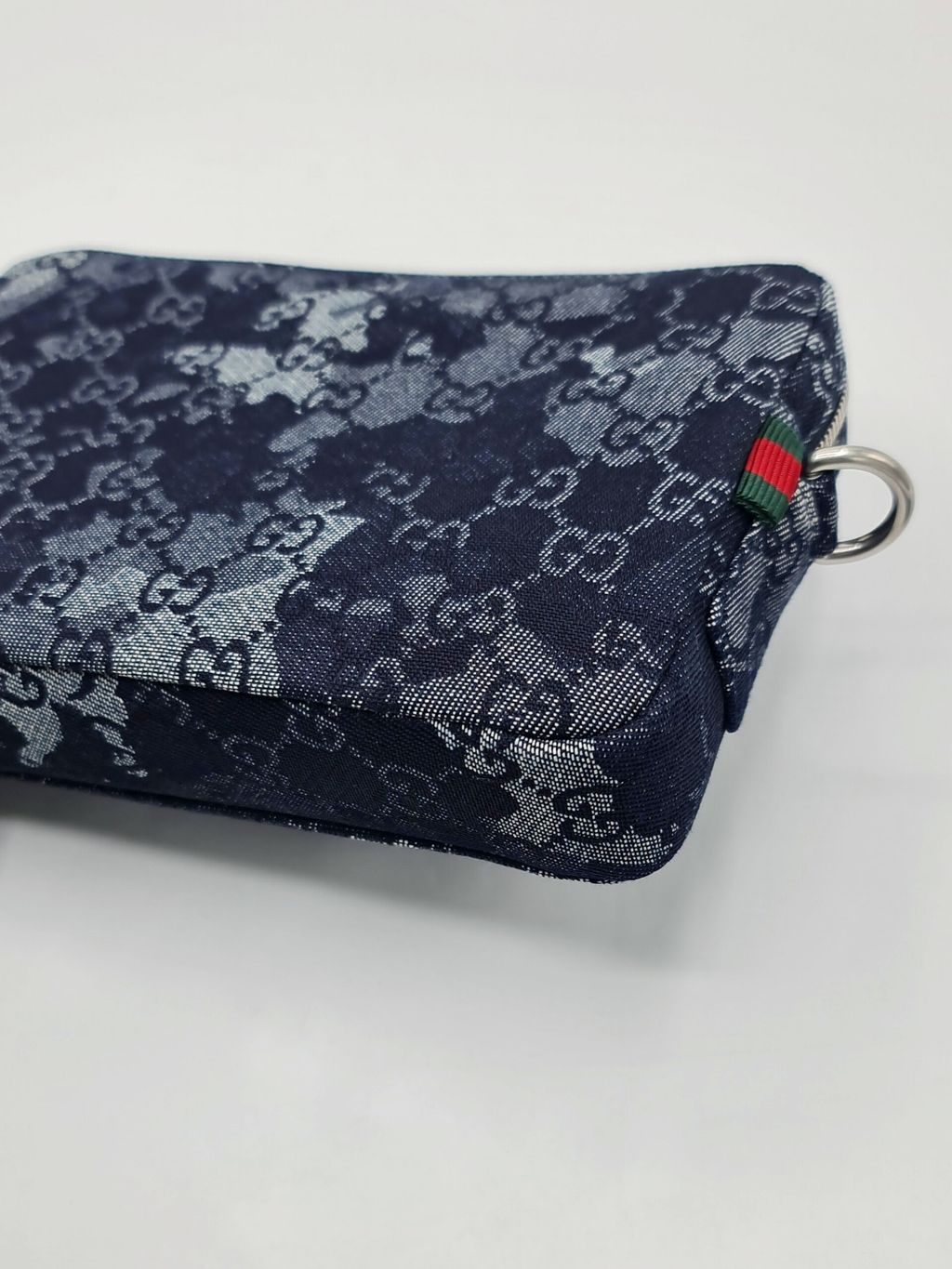 deb1a4de-1119-481f-8e0d-2e498558e753