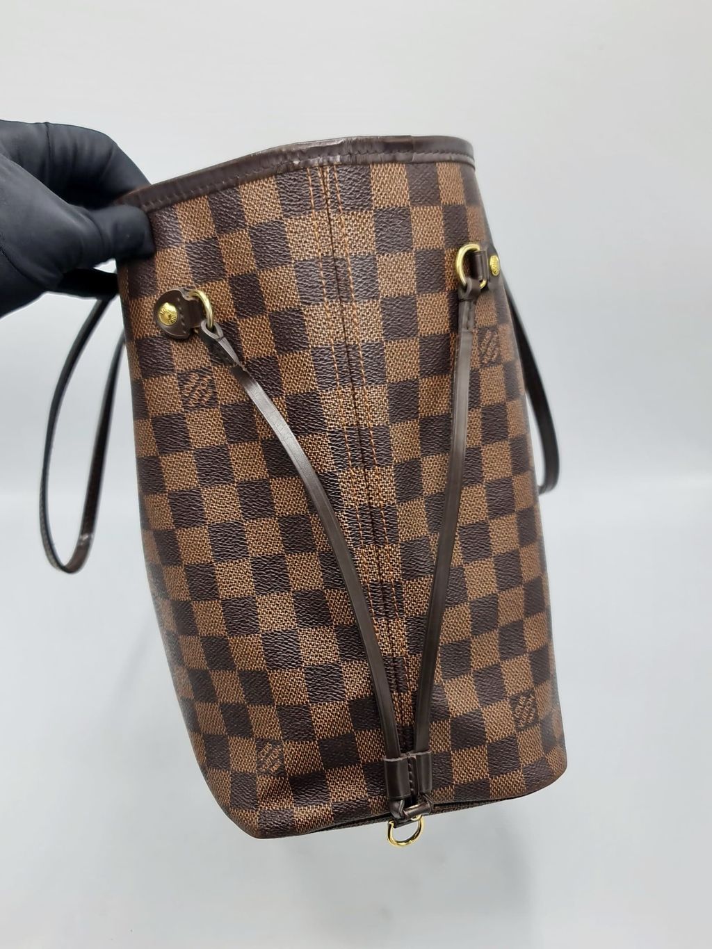 ec7c6051-b6e4-4aa3-bbcc-578a03c38653