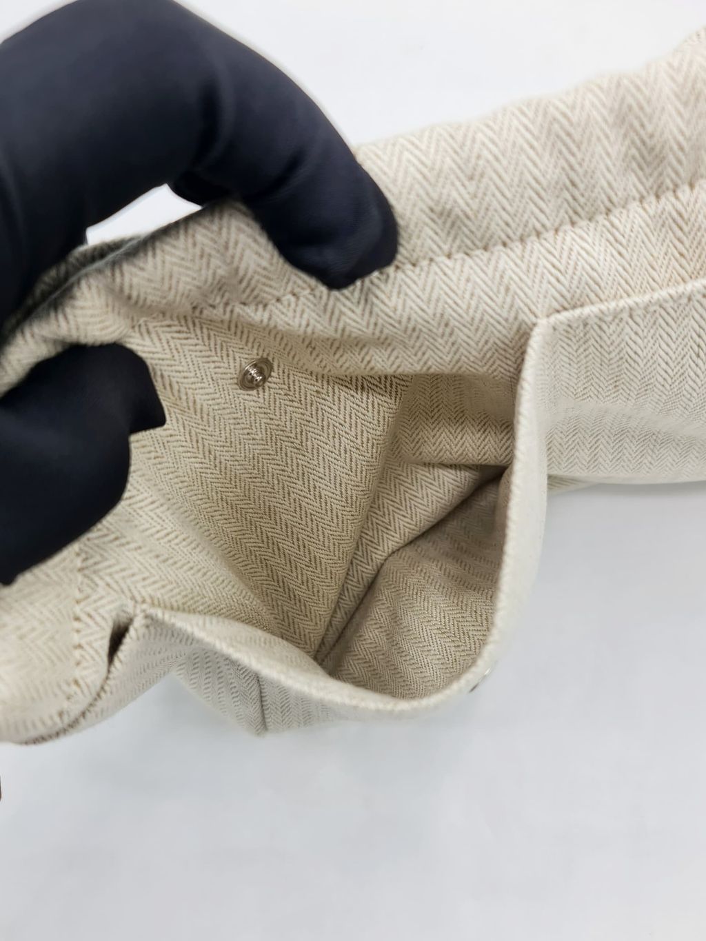 8addd5c3-9c79-4f38-ab4a-2ae43a9e038f