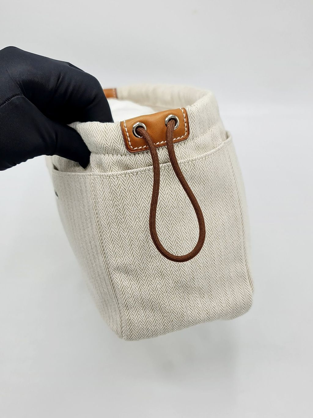 b33c67f9-7871-4ba7-97c4-b5aa815d4fd7