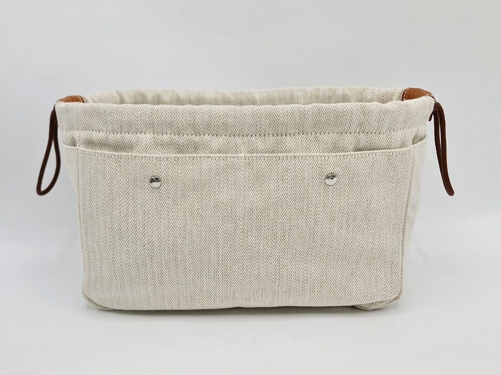 bd381e82-8097-4f2d-b2b4-09bdba73b999