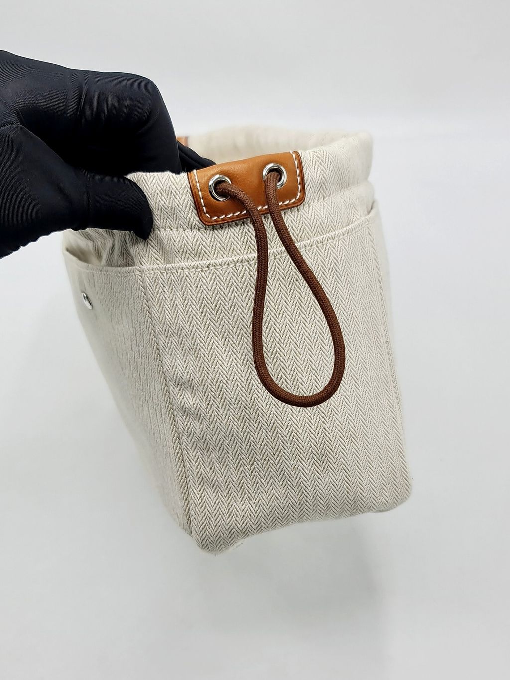 9a2189f4-f9fa-46e5-96e8-0413fe6b90a0