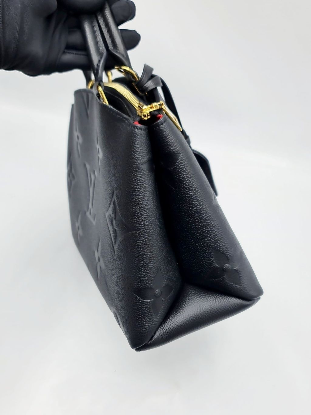 d763ec98-17c5-4db9-bb3c-b8d032fe0a1f