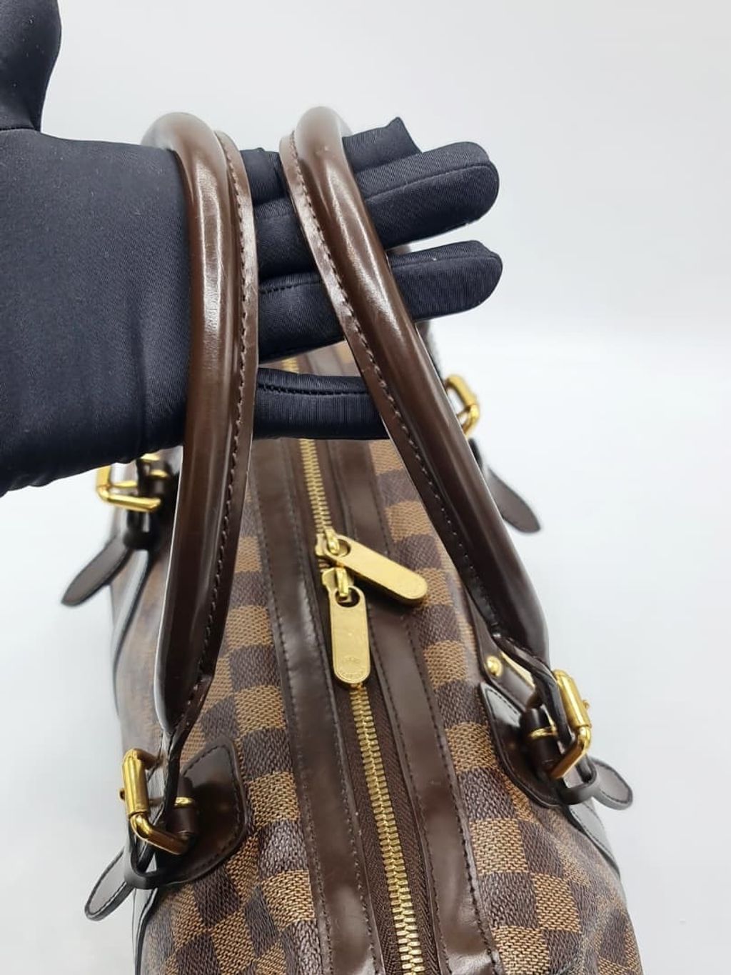 37cd5558-b35f-4a52-8d61-74643ec3920f