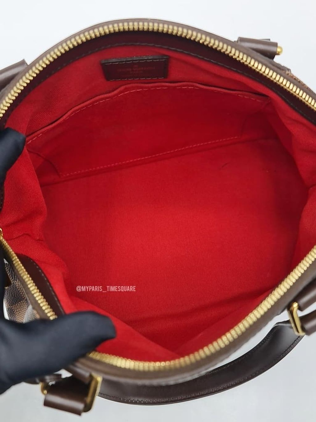 25e35432-fb0a-40d3-bf77-d02f05759194