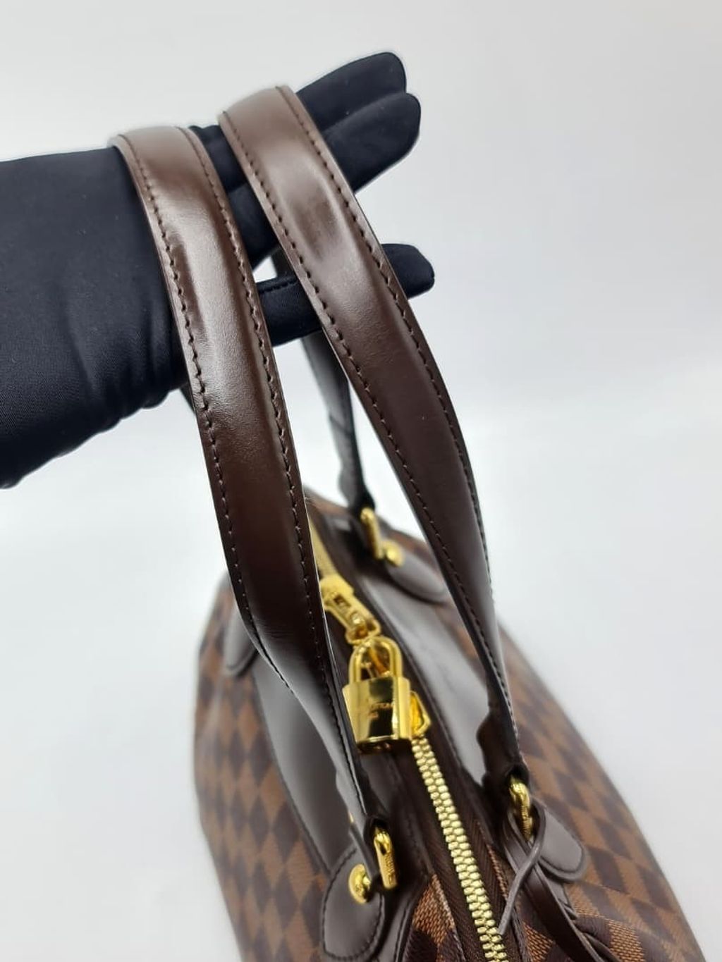 49ad23f9-1561-445e-bf19-8760fb806d77