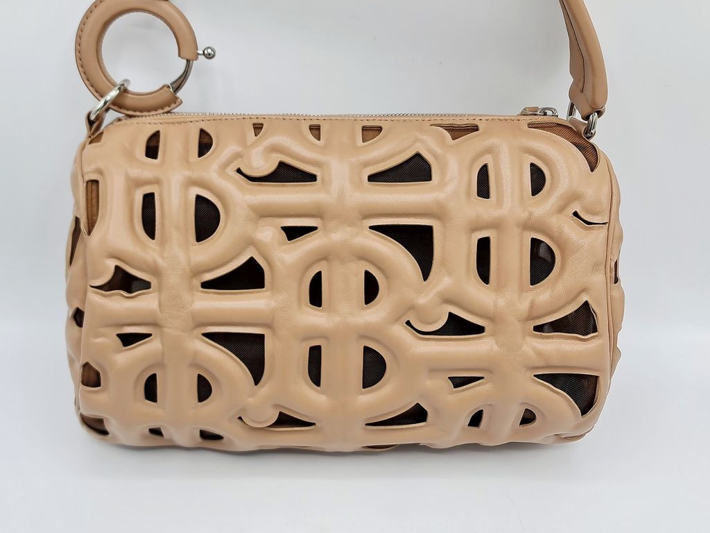 3042f20e-449a-48cc-a847-9cca74e079cd