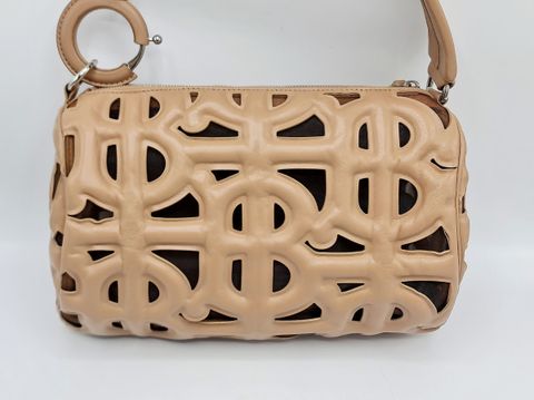 3042f20e-449a-48cc-a847-9cca74e079cd