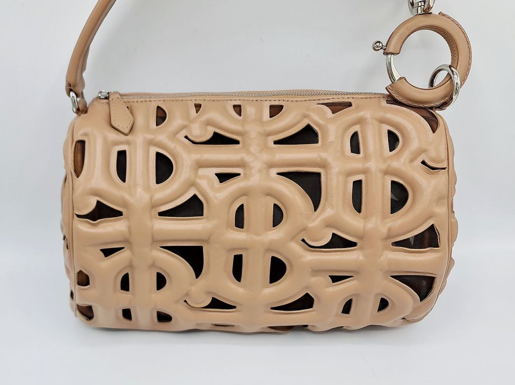 72fc7db7-d6df-4921-9058-14d55761bdad