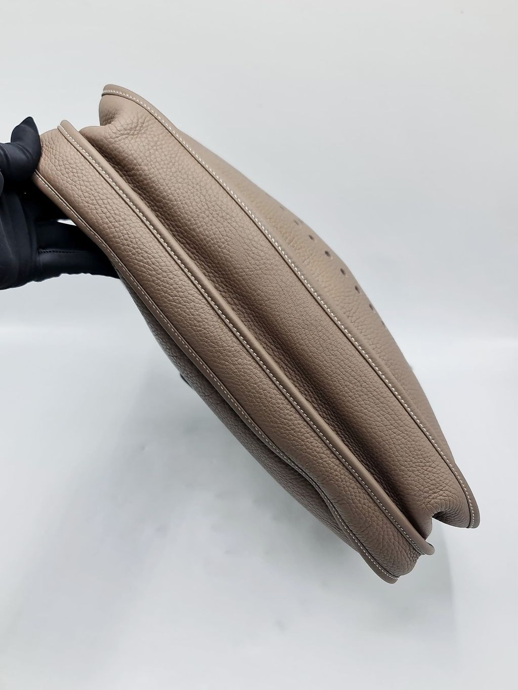 e7eddbf1-d44a-40ff-a851-1416b64c76b2