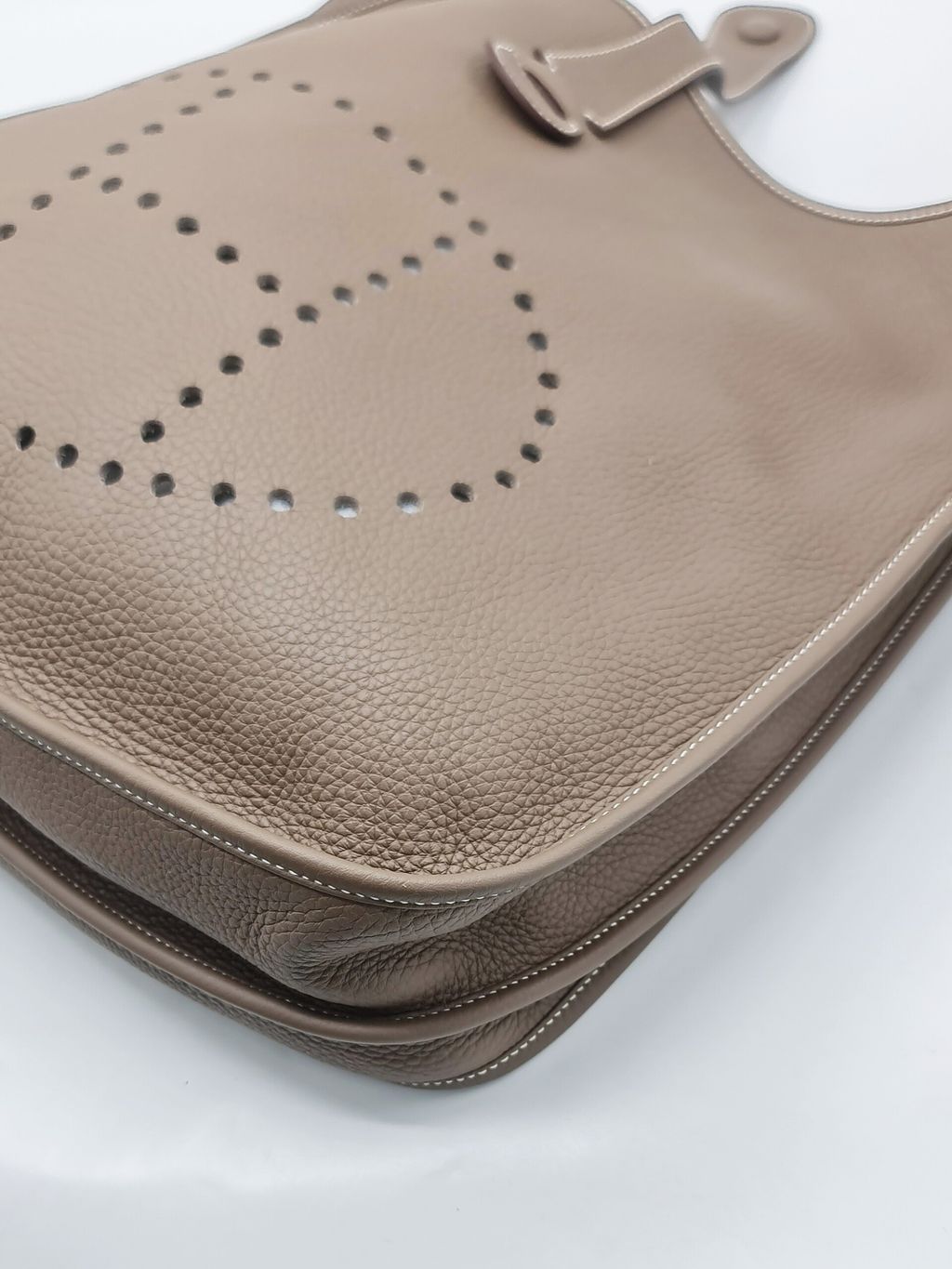 6177858c-a712-40a4-a251-5a47046477e8