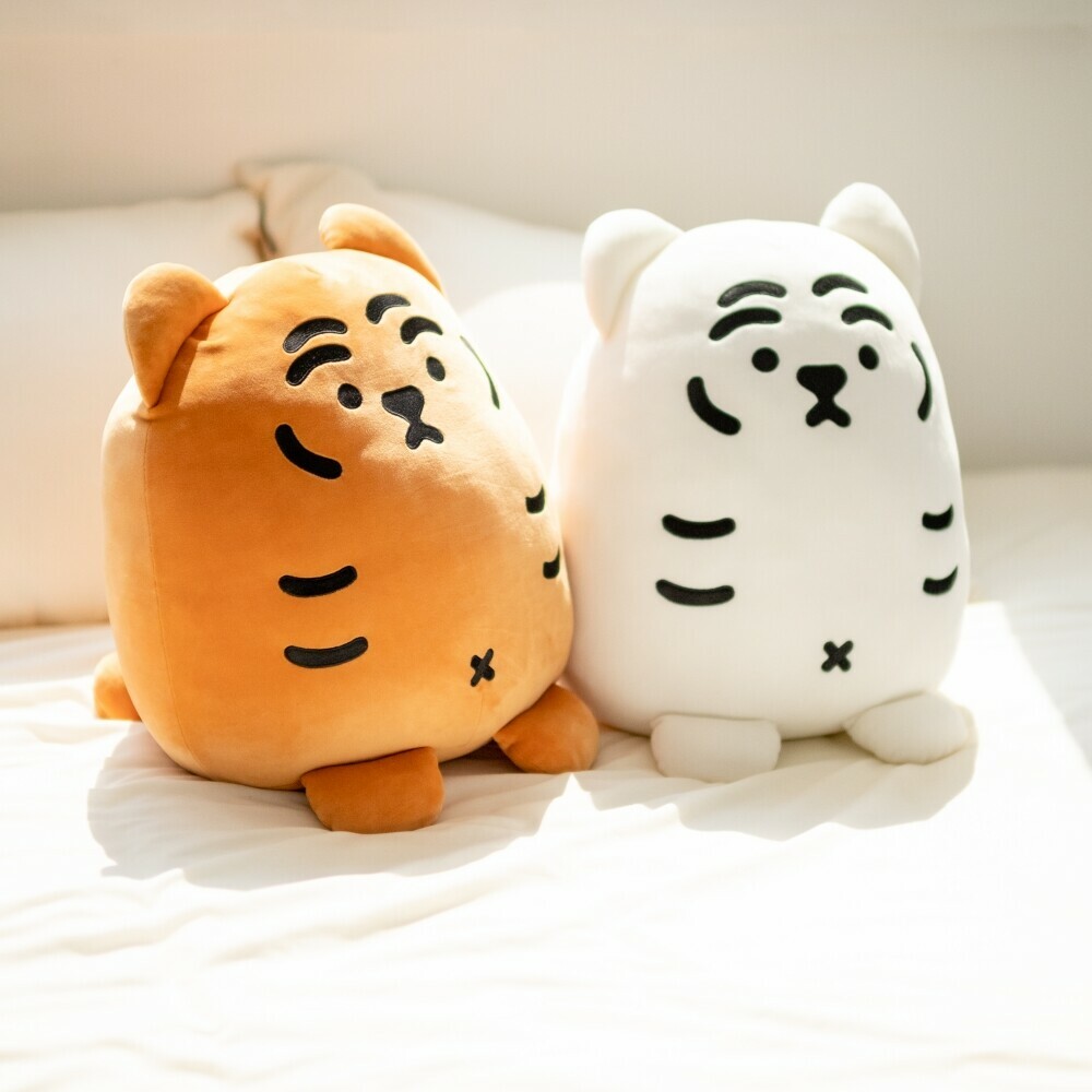 MUZIK TIGER] Giant Tiger Cushion – Young_SJ