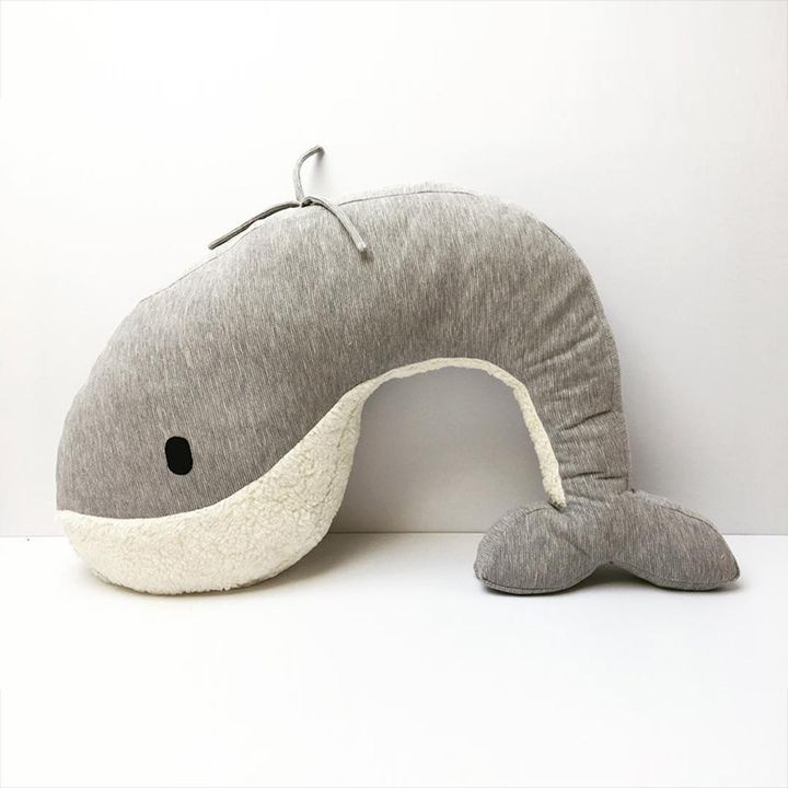 9182001_whale_1.jpg