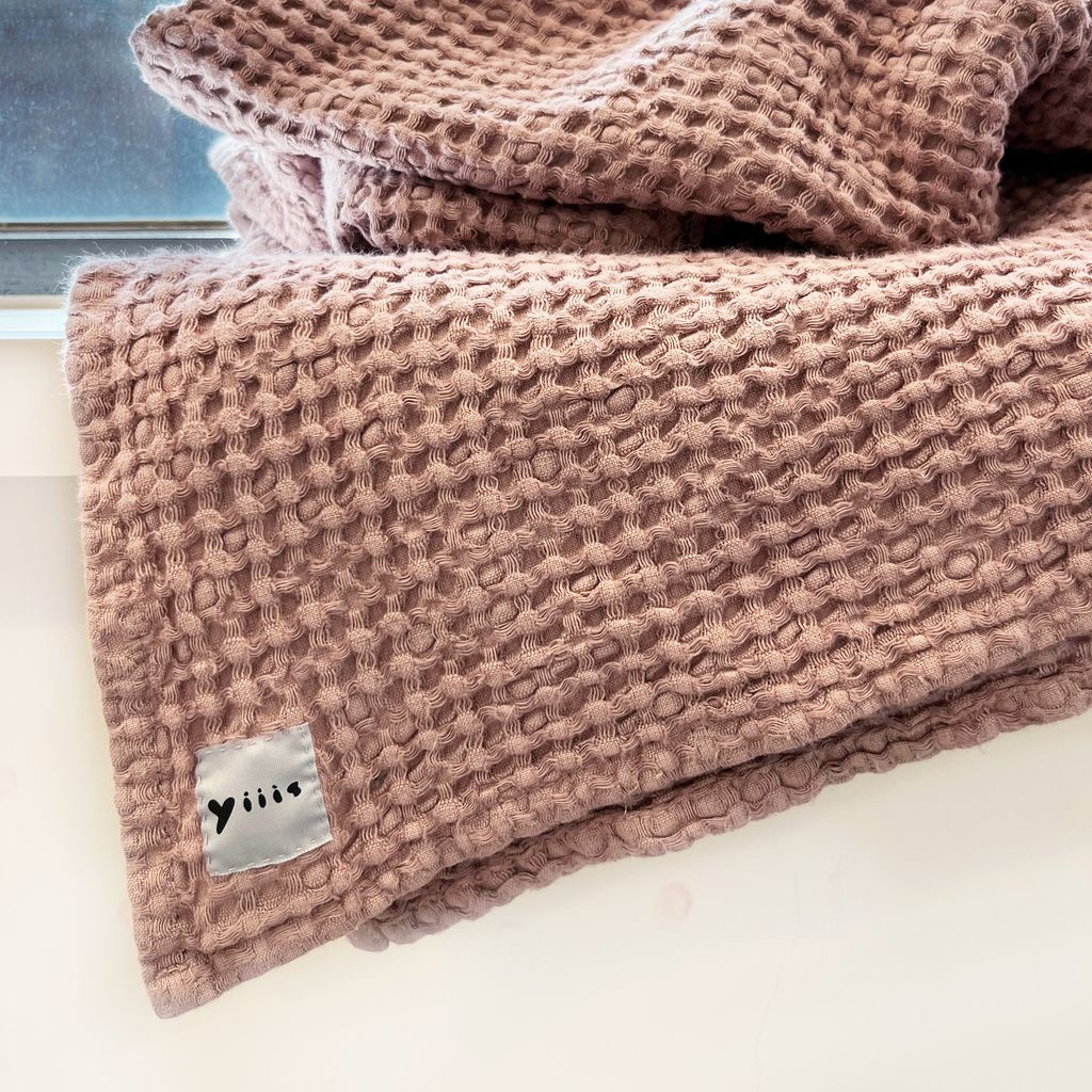 blanket_feature_pink