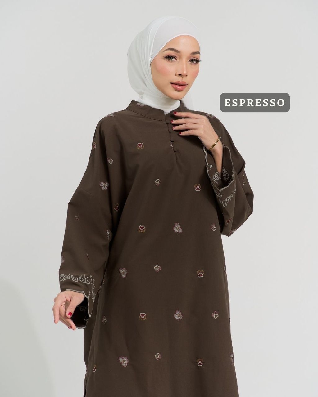 haura-wear-aufaa-skirt-set-sulam-embroidery-pario-klasik-tradisional-mini kebaya-fabrik eyelet-raya-muslimah-long-sleeve-baju-skirt-kain-perempuan-baju-sepasang (5)