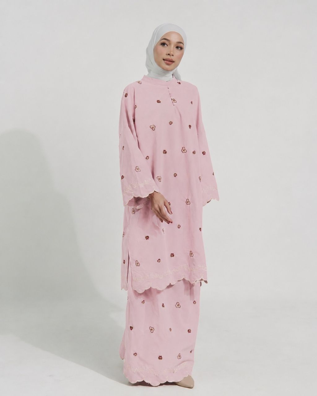 haura-wear-aufaa-skirt-set-sulam-embroidery-pario-klasik-tradisional-mini kebaya-fabrik eyelet-raya-muslimah-long-sleeve-baju-skirt-kain-perempuan-baju-sepasang (6)