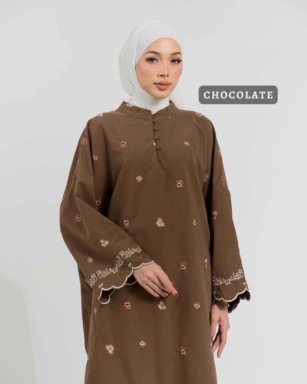 haura-wear-aufaa-skirt-set-sulam-embroidery-pario-klasik-tradisional-mini kebaya-fabrik eyelet-raya-muslimah-long-sleeve-baju-skirt-kain-perempuan-baju-sepasang (11)