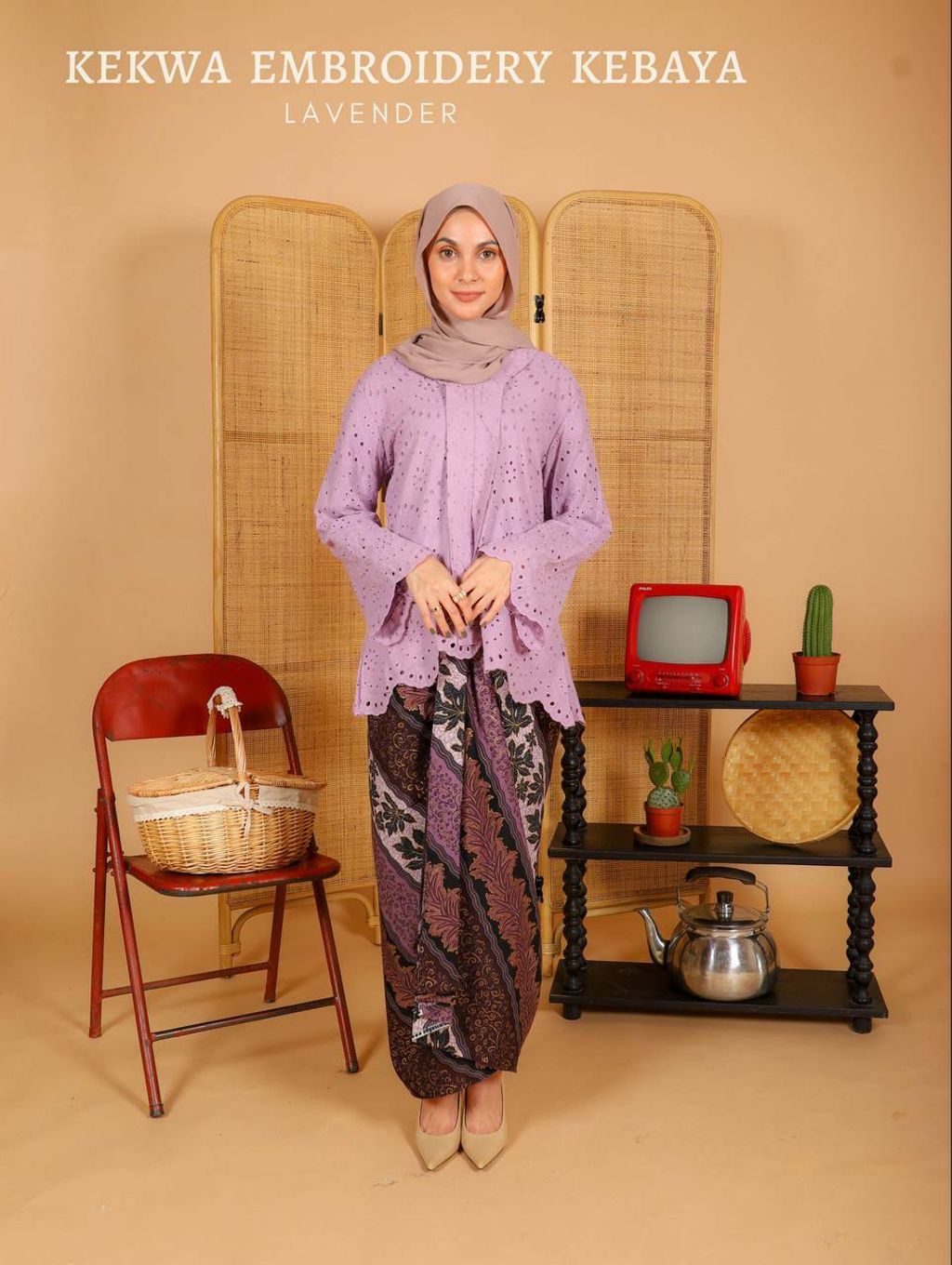 haura-wear-kekwa-kurung-kebaya-sulam-embroidery-pario-klasik-tradisional-mini kebaya-fabrik eyelet-raya-muslimah-long-sleeve-baju-skirt-kain-perempuan-baju-sepasang (6).jpg