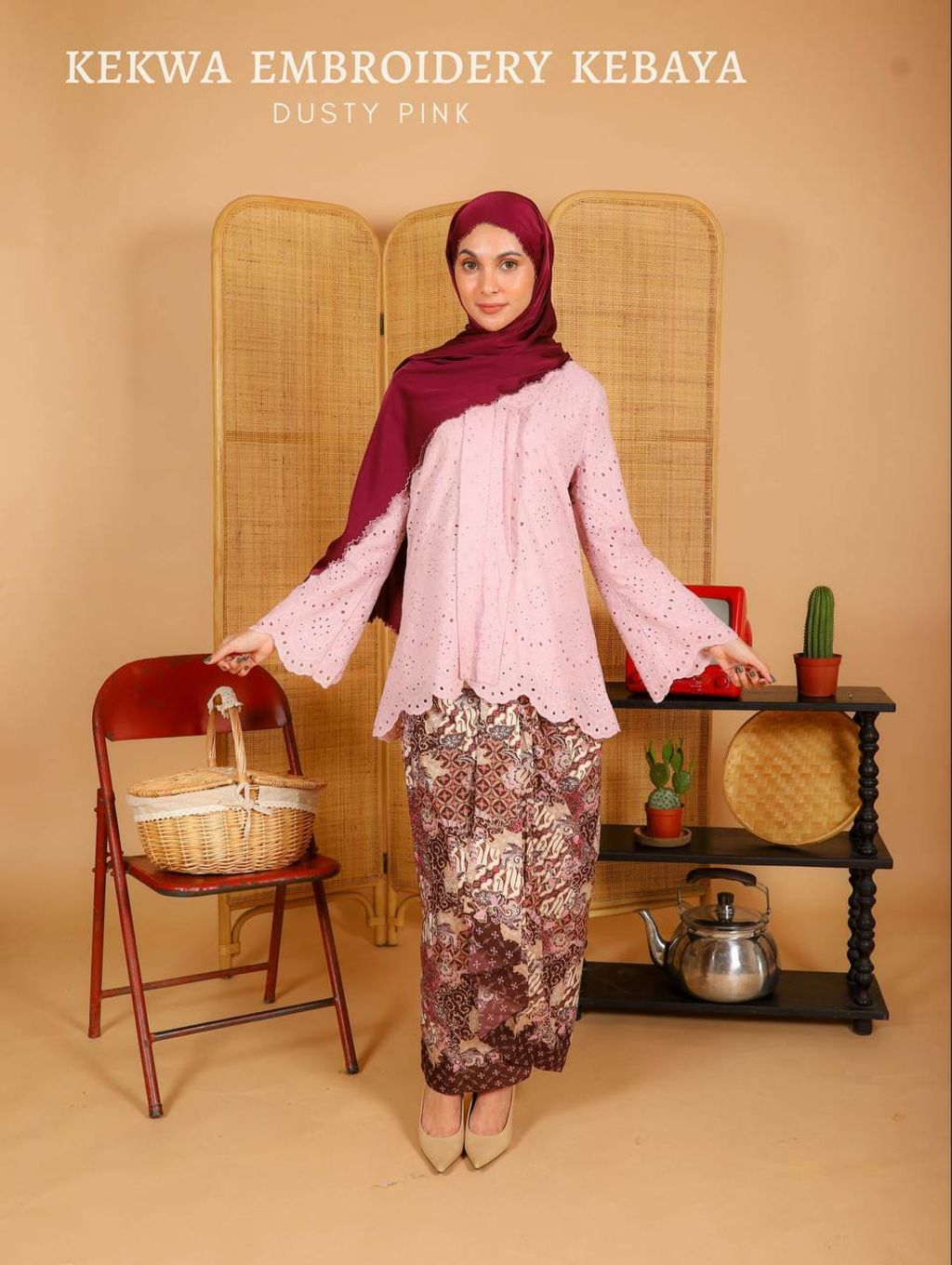 haura-wear-kekwa-kurung-kebaya-sulam-embroidery-pario-klasik-tradisional-mini kebaya-fabrik eyelet-raya-muslimah-long-sleeve-baju-skirt-kain-perempuan-baju-sepasang (9).jpg