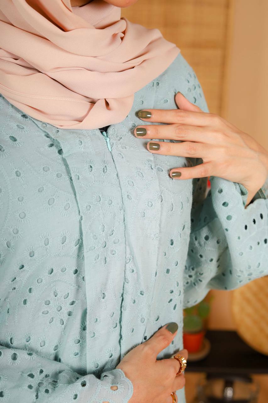 haura-wear-kekwa-kurung-kebaya-sulam-embroidery-pario-klasik-tradisional-mini kebaya-fabrik eyelet-raya-muslimah-long-sleeve-baju-skirt-kain-perempuan-baju-sepasang (11).jpg