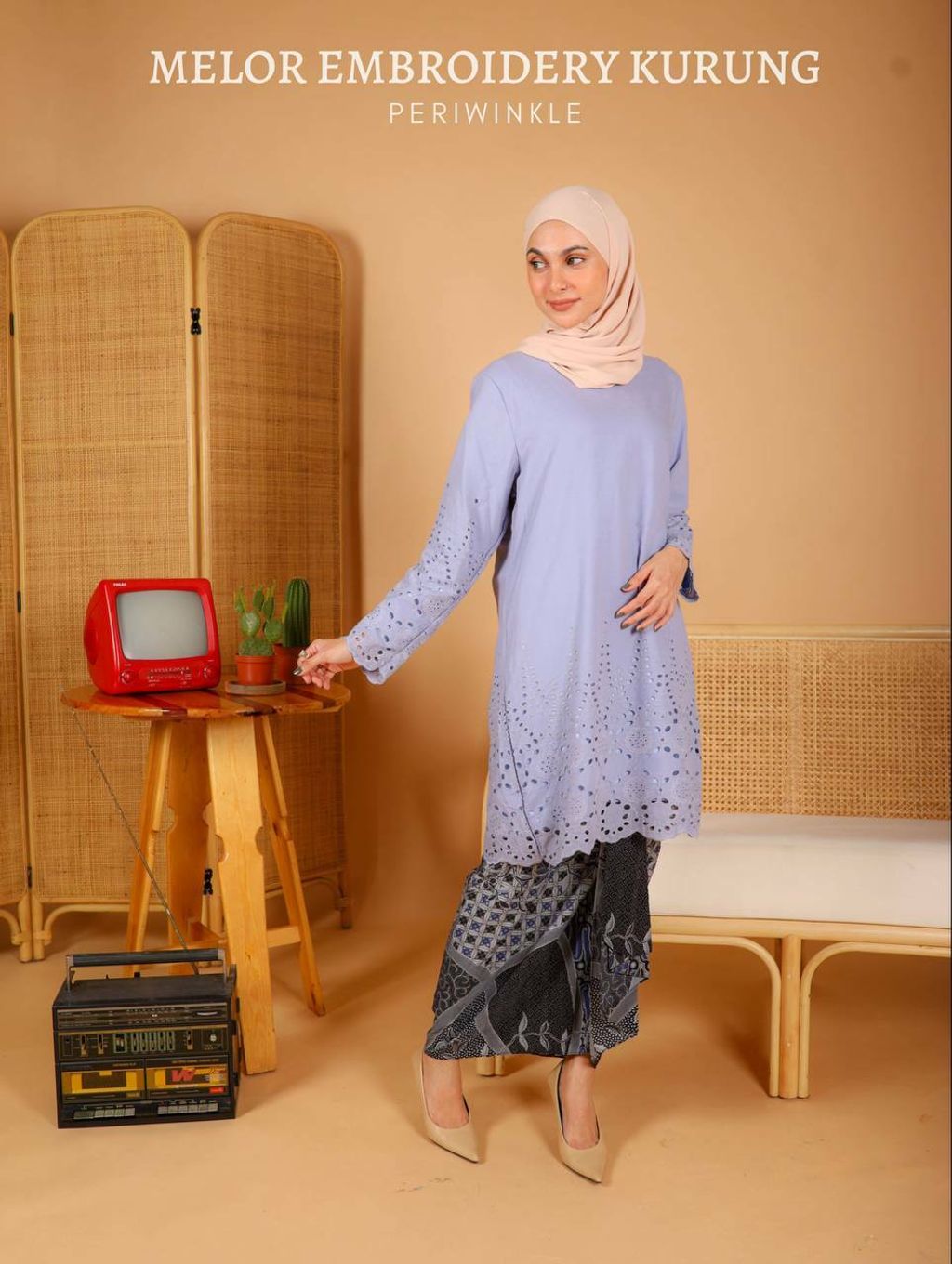haura-wear-melor-kurung-kebaya-sulam-embroidery-pario-klasik-tradisional-mini kebaya-fabrik eyelet-raya-muslimah-long-sleeve-baju-skirt-kain-perempuan-baju-sepasang (13).jpg