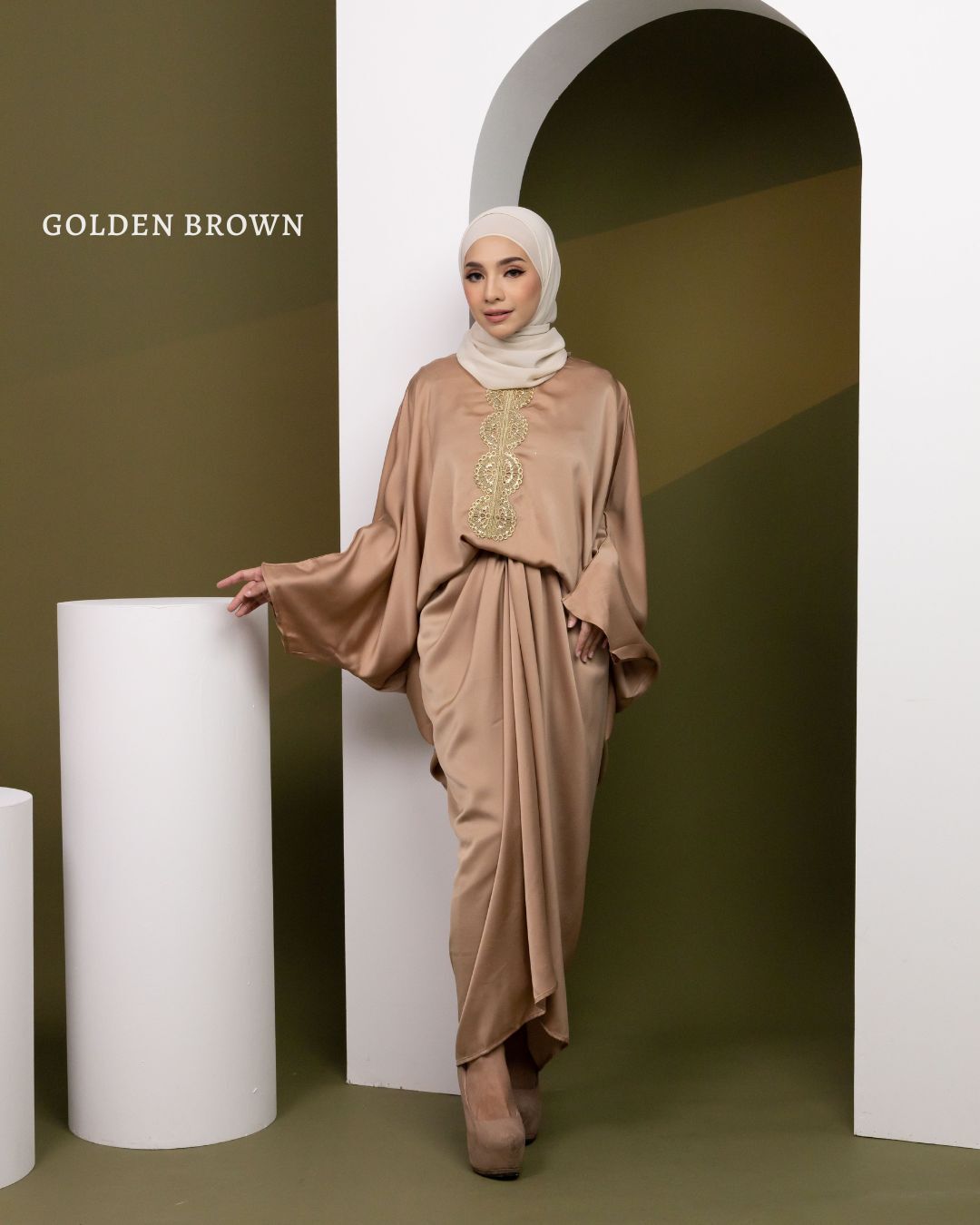 haura-wear-jeewa-kurung-kebaya-sulam-embroidery-pario-klasik-tradisional-mini kebaya-fabrik eyelet-raya-muslimah-long-sleeve-baju-skirt-kain-perempuan-baju-sepasang (4)