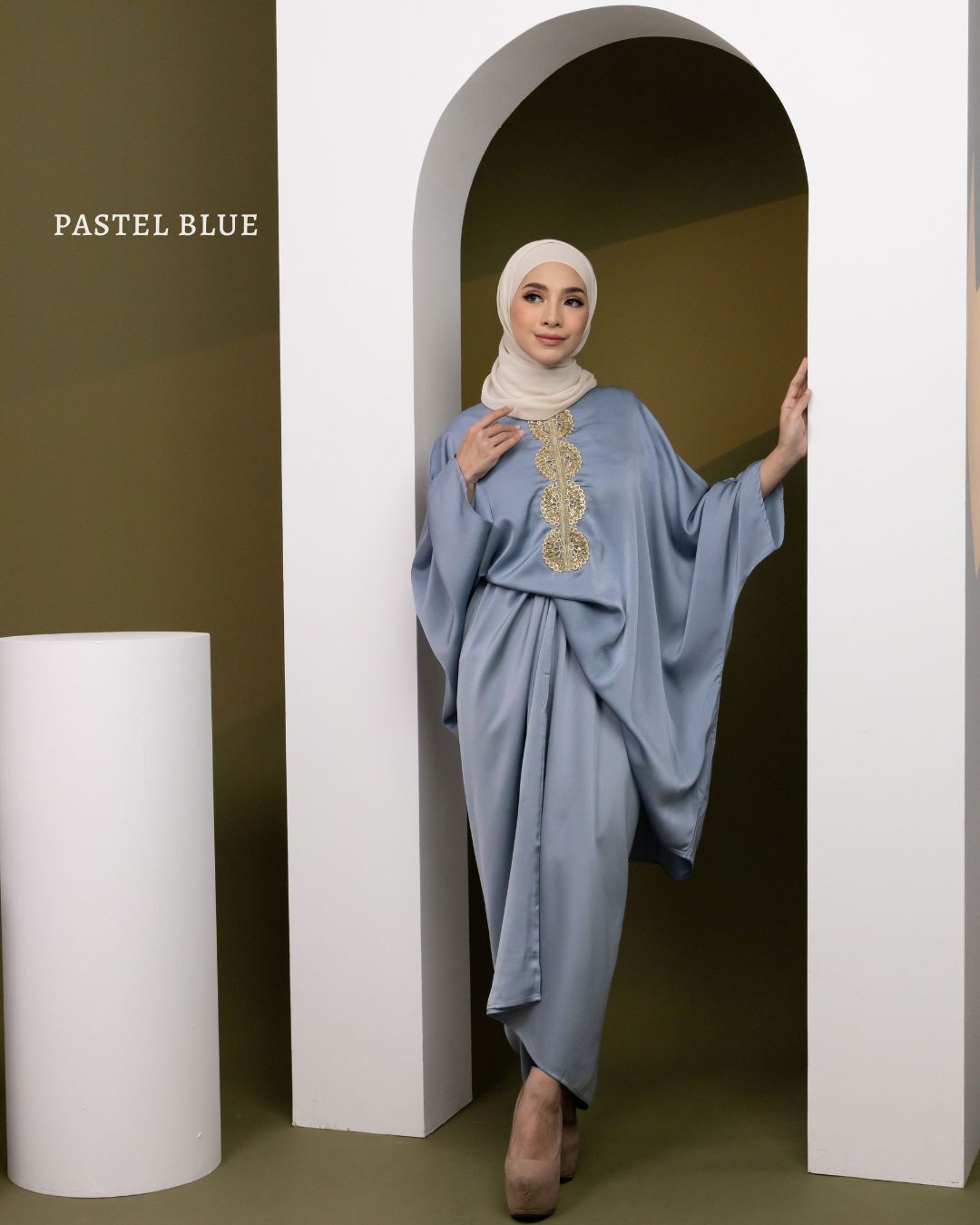 haura-wear-jeewa-kurung-kebaya-sulam-embroidery-pario-klasik-tradisional-mini kebaya-fabrik eyelet-raya-muslimah-long-sleeve-baju-skirt-kain-perempuan-baju-sepasang (5)