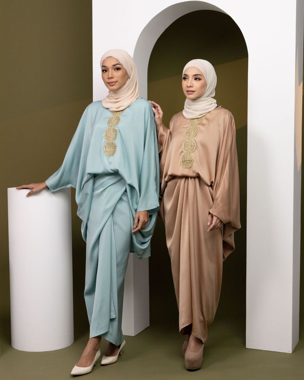 haura-wear-jeewa-kurung-kebaya-sulam-embroidery-pario-klasik-tradisional-mini kebaya-fabrik eyelet-raya-muslimah-long-sleeve-baju-skirt-kain-perempuan-baju-sepasang (18)