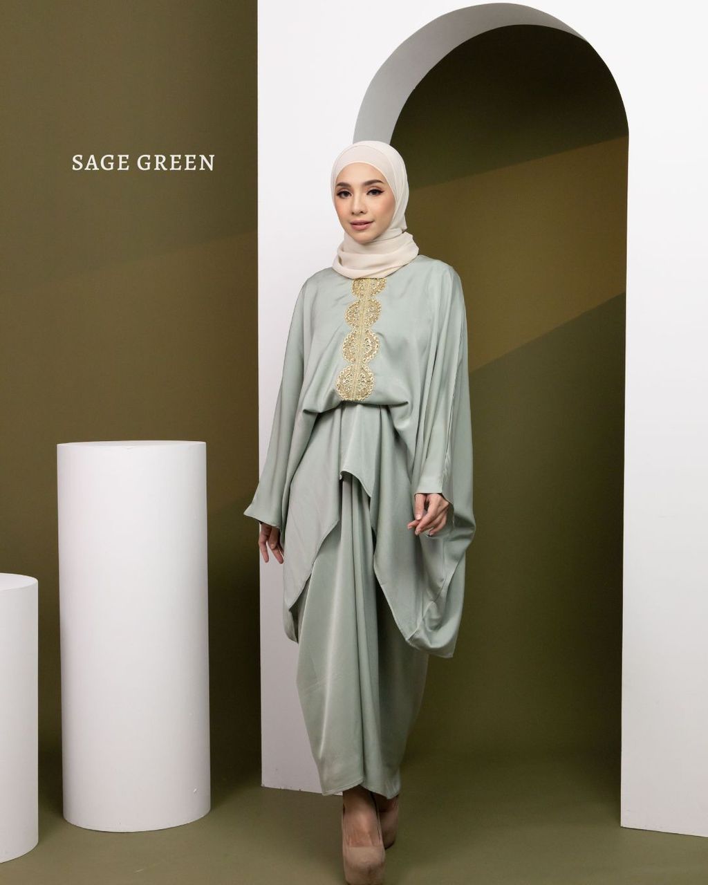 haura-wear-jeewa-kurung-kebaya-sulam-embroidery-pario-klasik-tradisional-mini kebaya-fabrik eyelet-raya-muslimah-long-sleeve-baju-skirt-kain-perempuan-baju-sepasang (26)