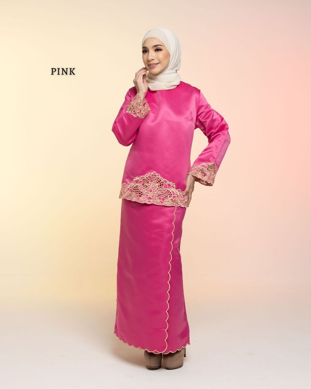 haura-wear-qalsom-kurung-kebaya-sulam-embroidery-pario-klasik-tradisional-mini kebaya-fabrik eyelet-raya-muslimah-long-sleeve-baju-skirt-kain-perempuan-baju-sepasang (5)