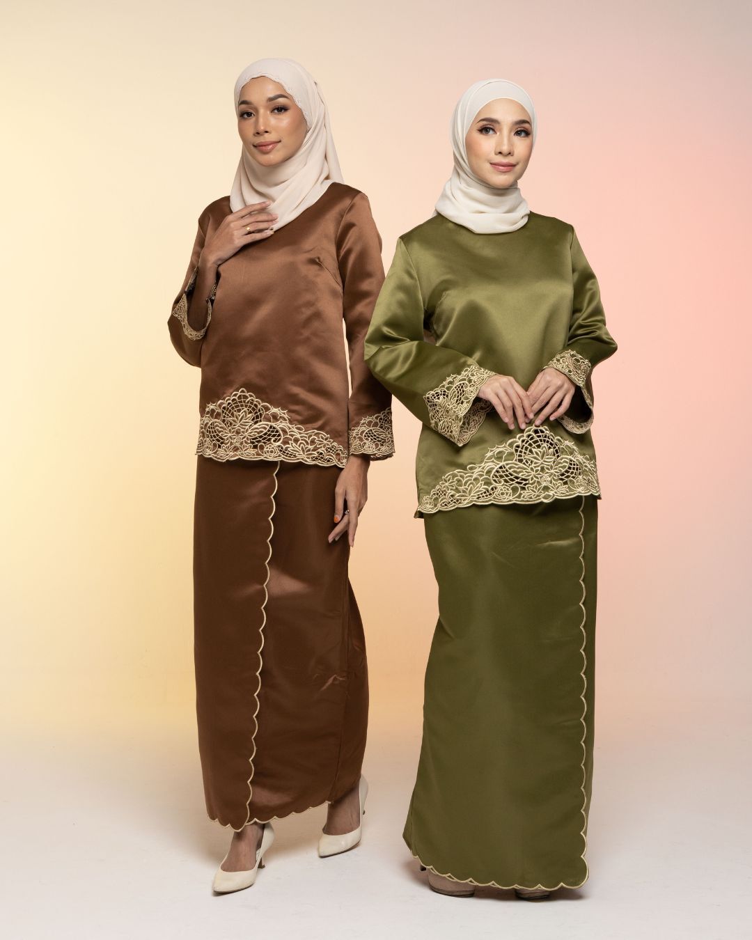 haura-wear-qalsom-kurung-kebaya-sulam-embroidery-pario-klasik-tradisional-mini kebaya-fabrik eyelet-raya-muslimah-long-sleeve-baju-skirt-kain-perempuan-baju-sepasang (8)