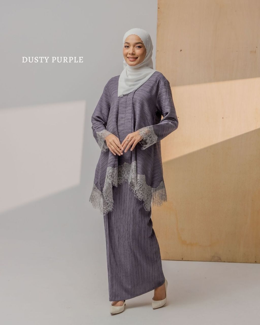haura-wear-deeja-kurung-kebaya-sulam-embroidery-pario-klasik-tradisional-mini kebaya-fabrik eyelet-raya-muslimah-long-sleeve-baju-skirt-kain-perempuan-baju-sepasang (11)
