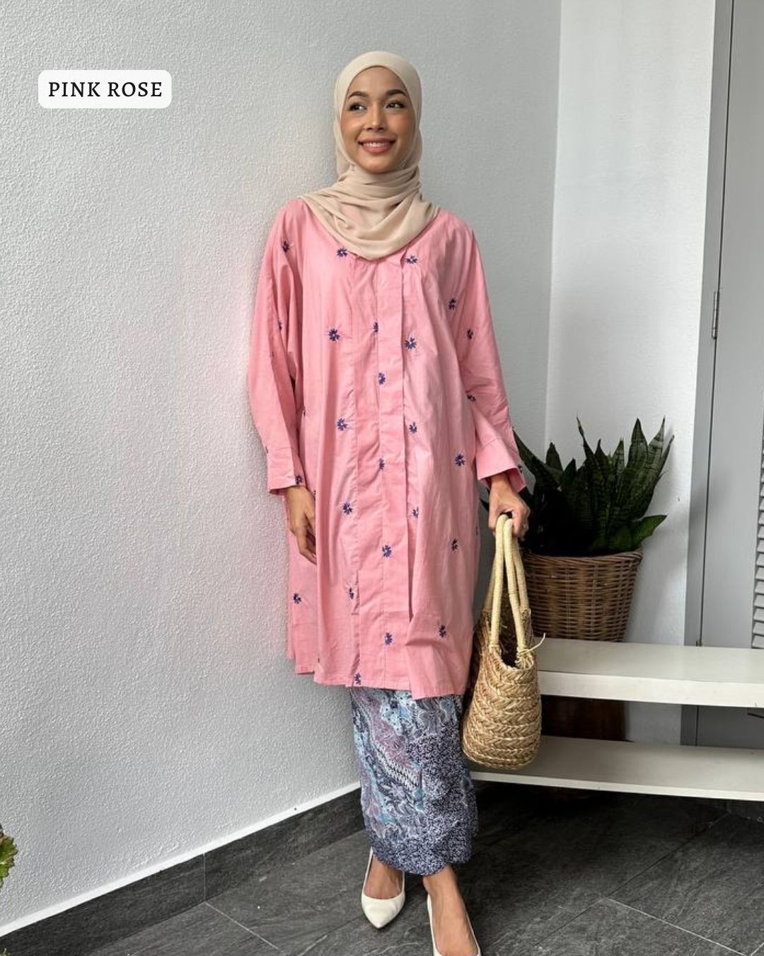 haura-wear-ailee-kurung-kebaya-sulam-embroidery-pario-klasik-tradisional-mini kebaya-fabrik eyelet-raya-muslimah-long-sleeve-baju-skirt-kain-perempuan-baju-sepasang (19)