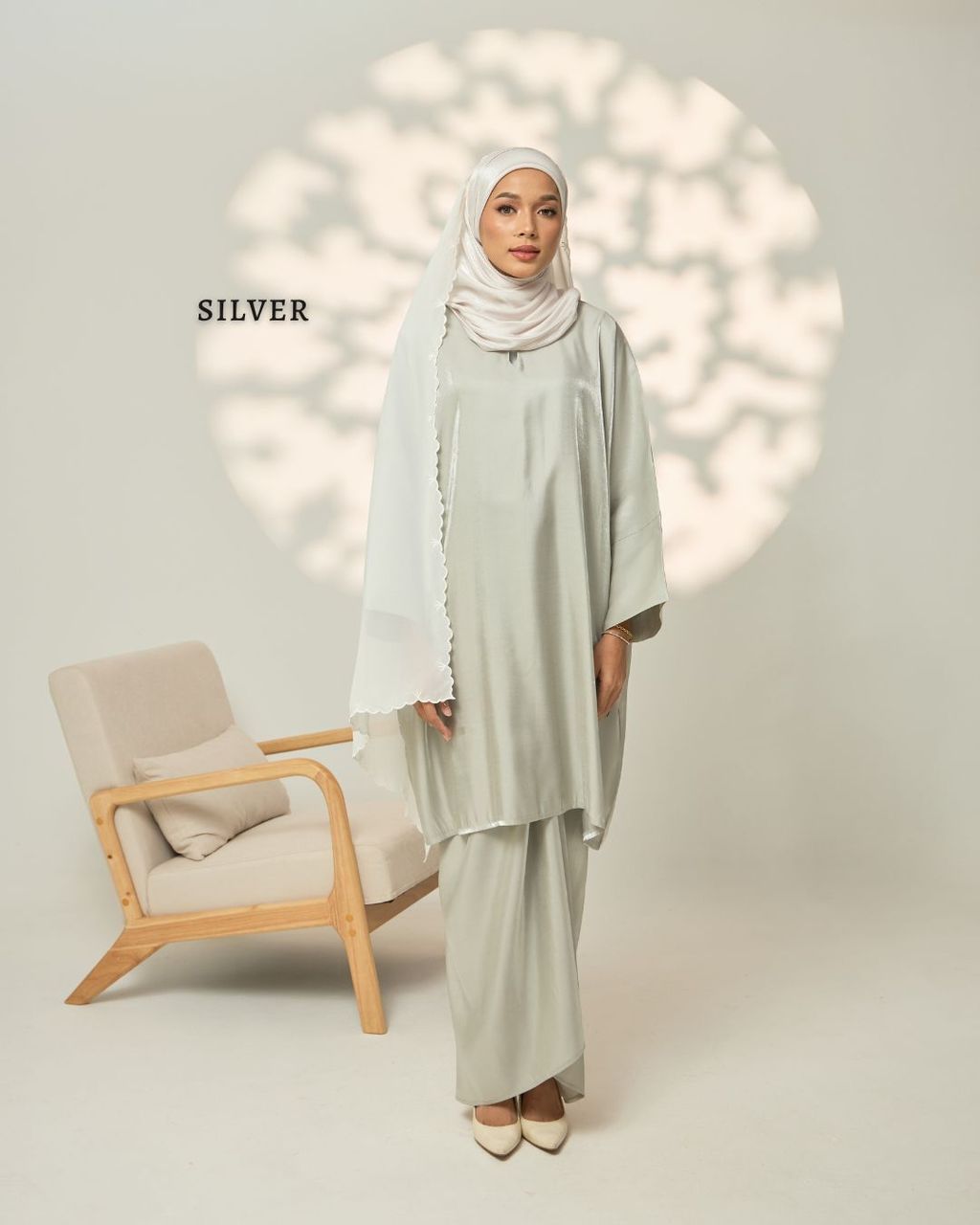 haura-wear-dewi-skirt-set-sulam-embroidery-pario-klasik-tradisional-mini kebaya-fabrik eyelet-raya-muslimah-long-sleeve-baju-skirt-kain-perempuan-baju-sepasang (3)