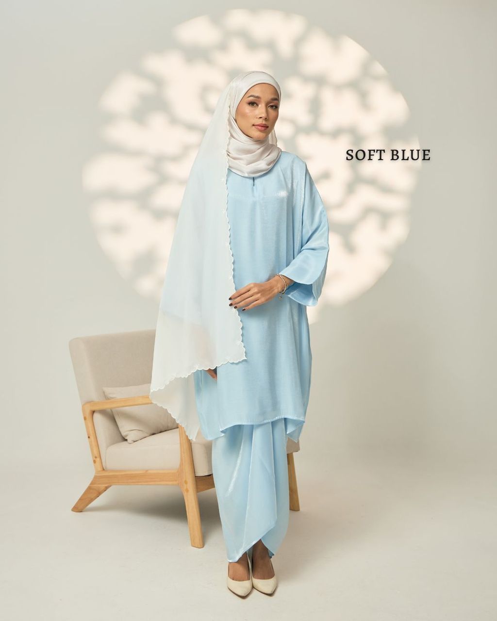 haura-wear-dewi-skirt-set-sulam-embroidery-pario-klasik-tradisional-mini kebaya-fabrik eyelet-raya-muslimah-long-sleeve-baju-skirt-kain-perempuan-baju-sepasang (6)