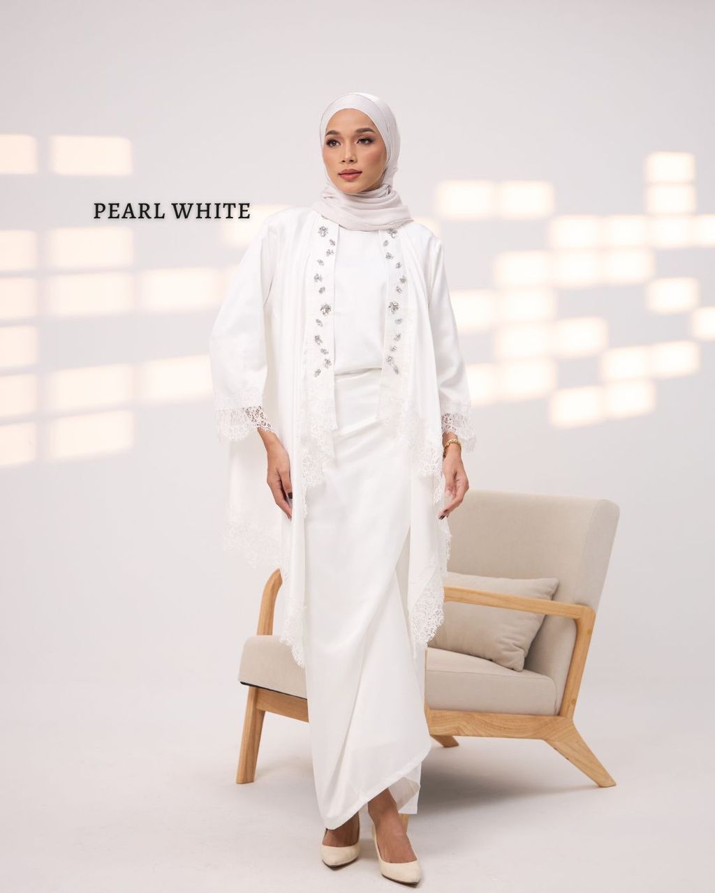 haura-wear-widya-skirt-set-sulam-embroidery-pario-klasik-tradisional-mini kebaya-fabrik eyelet-raya-muslimah-long-sleeve-baju-skirt-kain-perempuan-baju-sepasang (20)