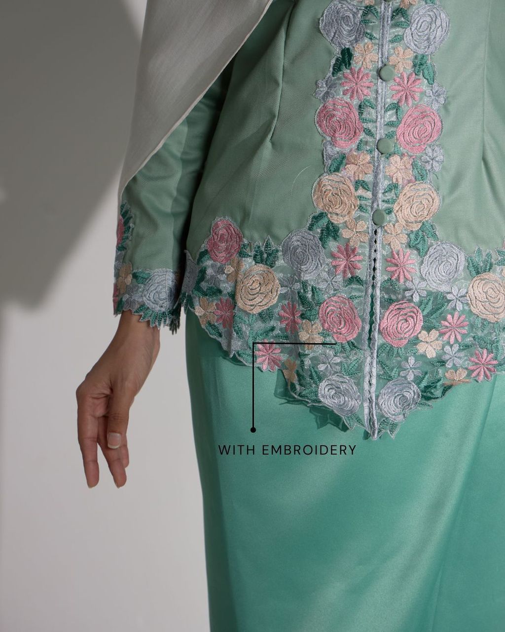 haura-wear-dhara-skirt-set-sulam-embroidery-pario-klasik-tradisional-mini kebaya-fabrik eyelet-raya-muslimah-long-sleeve-baju-skirt-kain-perempuan-baju-sepasang