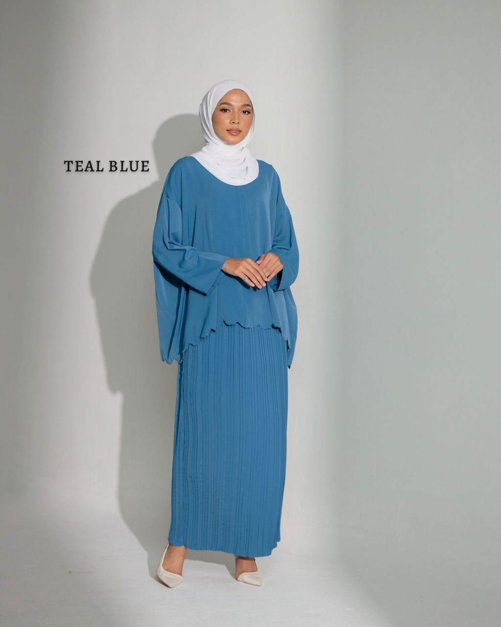 haura-wear-mysha-skirt-set-sulam-embroidery-pario-klasik-tradisional-mini kebaya-fabrik eyelet-raya-muslimah-long-sleeve-baju-skirt-kain-perempuan-baju-sepasang (8)