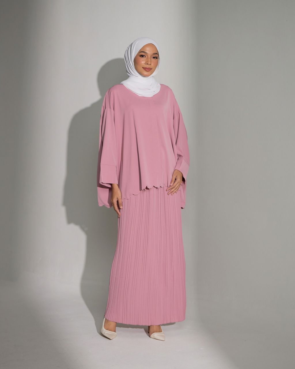 haura-wear-mysha-skirt-set-sulam-embroidery-pario-klasik-tradisional-mini kebaya-fabrik eyelet-raya-muslimah-long-sleeve-baju-skirt-kain-perempuan-baju-sepasang (26)