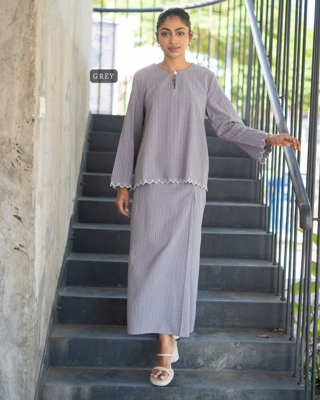 haura-wear-nadha-skirt-set-sulam-embroidery-pario-klasik-tradisional-mini kebaya-fabrik eyelet-raya-muslimah-long-sleeve-baju-skirt-kain-perempuan-baju-sepasang (6)