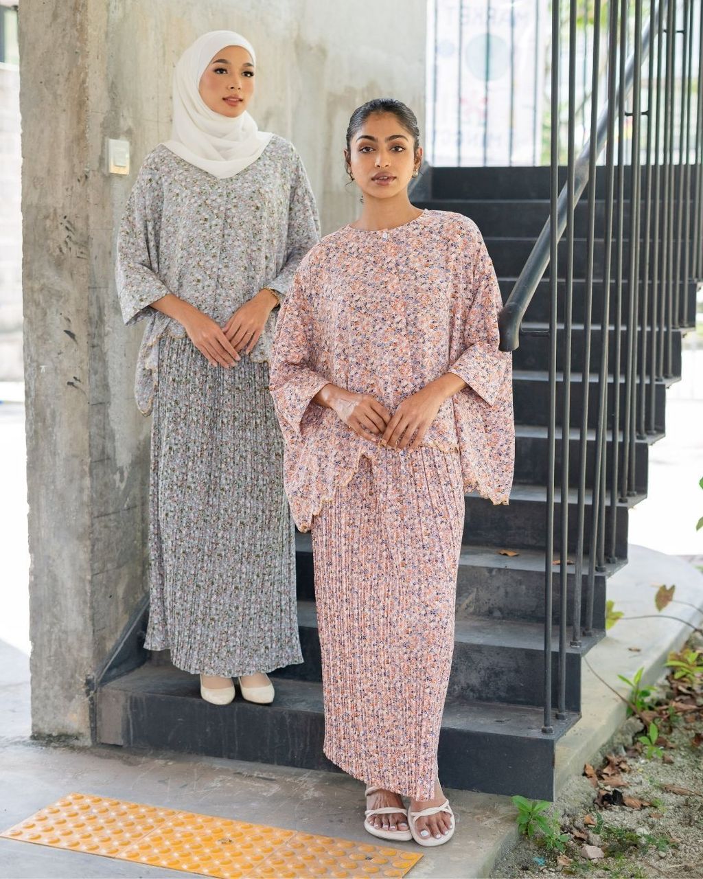 haura-wear-mekar-skirt-set-sulam-embroidery-pario-klasik-tradisional-mini kebaya-fabrik eyelet-raya-muslimah-long-sleeve-baju-skirt-kain-perempuan-baju-sepasang (11)
